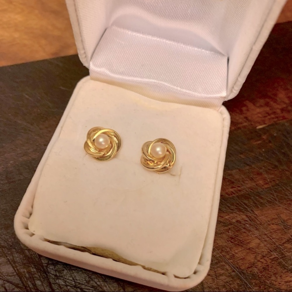Tara Vanessa Gold Plated Knot with Pearl Dainty Stud Earrings